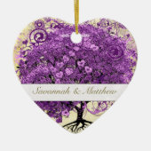 Radiant Lila Romantic Heart Leaf Wedding Keramikornament (Vorne)
