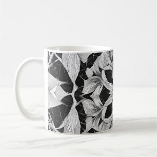 Radiant Mandala: Eine lebendige symmetrische Fanta Kaffeetasse
