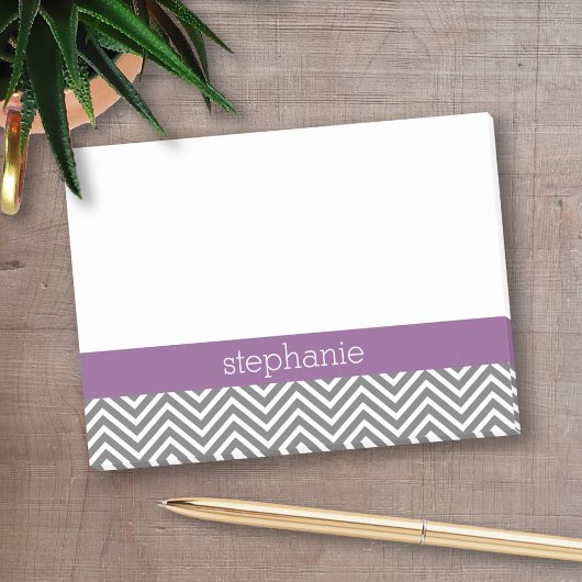 Radiant Orchid und Gray Chevrons Individuelle Name Post-it Klebezettel