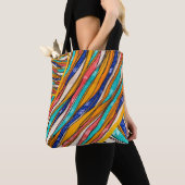 Radiant Rainbow Elegance: Stilvolle Gemusterte Tas Tasche (Von Nahem)