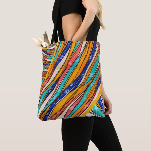 Radiant Rainbow Elegance: Stilvolle Gemusterte Tas Tasche (Von Nahem)