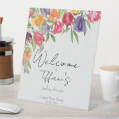 Radiant Tulips Lebhafte Blütendusche Sockelschild (In Situ)