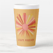 "Radiate Positivity" Retro Sunburst Art | 70s Styl Milchtasse (Vorderseite)
