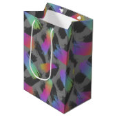 radikaler Retro-Regenbogen : Mittlere Geschenktüte (Vorderseite Schrägansicht)