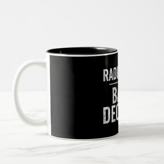 radikalisiert durch Anstand und Funny Zweifarbige Tasse (Links)