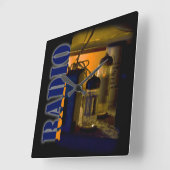 Radio Quadratische Wanduhr (Winkel)