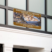 Radkarren aus Brennholz für den Verkauf rustikal a Banner (Äußeres Gebäude)
