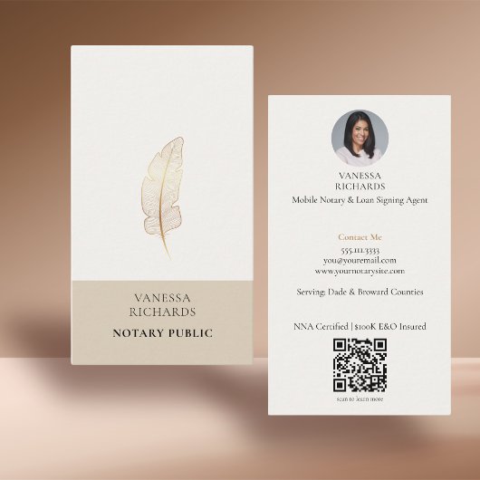Raffiniertes Beige Gold Feather Notary Foto QR Visitenkarte