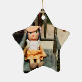 Rag Doll als Vorsitzende Keramikornament (Rechts)