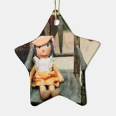 Rag Doll als Vorsitzende Keramikornament (Links)