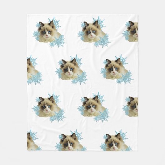 Ragdoll Katze im Schneeflocken Fleecedecke (Vorderseite)