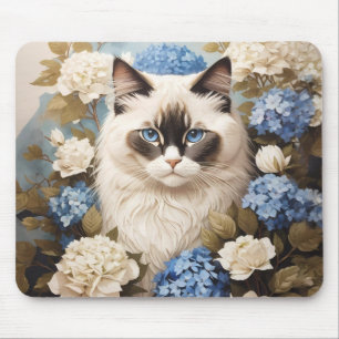 Ragdoll Katze mit Blue Hydrangea-Blume Mousepad