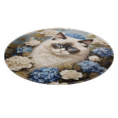Ragdoll Katze mit Blue Hydrangea-Blume Schneidebrett (Ecke)