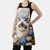 Ragdoll Katze mit Blue Hydrangea-Blume Schürze (InSitu)