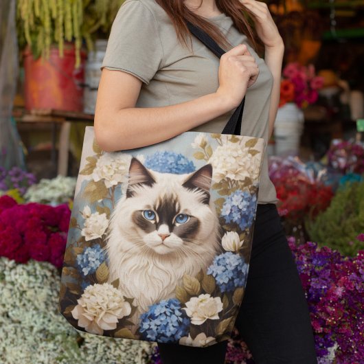 Ragdoll Katze mit Blue Hydrangea-Blume Tasche