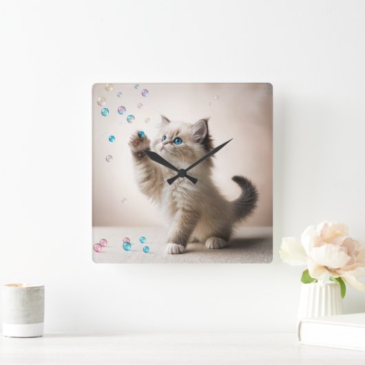 Ragdoll Kitten mit Seifenblasen Quadratische Wanduhr (Zuhause)