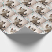 Ragdoll Kitten spielen mit Blasen Geschenkpapier (Ecke)