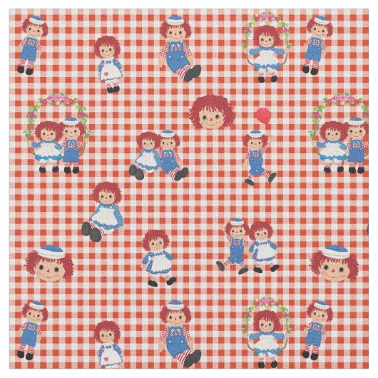 Raggedy Ann und Andy auf Red Gingham Stoff (Nahaufnahme)