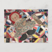 Raggedy Doll über antikes Crazy Quilt Postkarte (Vorderseite)