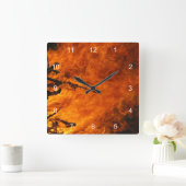 Raging Fire Quadratische Wanduhr (Zuhause)