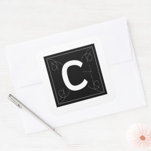 Rahmen und blühendes Monogramm Buchstabe C auf Wei Quadratischer Aufkleber