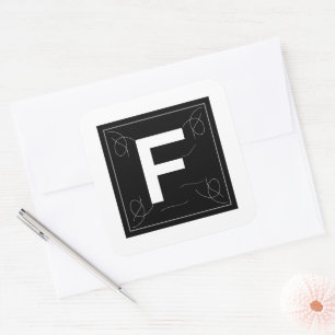 Rahmen und blühendes Monogramm Buchstabe F auf Wei Quadratischer Aufkleber