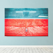 Rain-Kissed Emblem Leinwanddruck (Insitu (Holzboden))