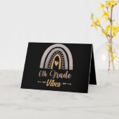 Rainbow 6. Klasse Vibes Rainbow Zurück zur Schule Karte (Gelbe Blume)