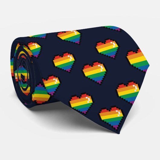 Rainbow 8 Bit Herzmuster Krawatte (Gerollt)