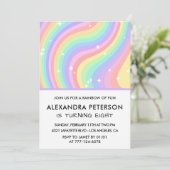 Rainbow 8. Geburtstag Einladungen Pastel Niedlich (Stehend Vorderseite)