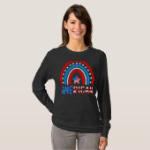 Rainbow American Flag Retro America T-Shirt (Vorne ganz)