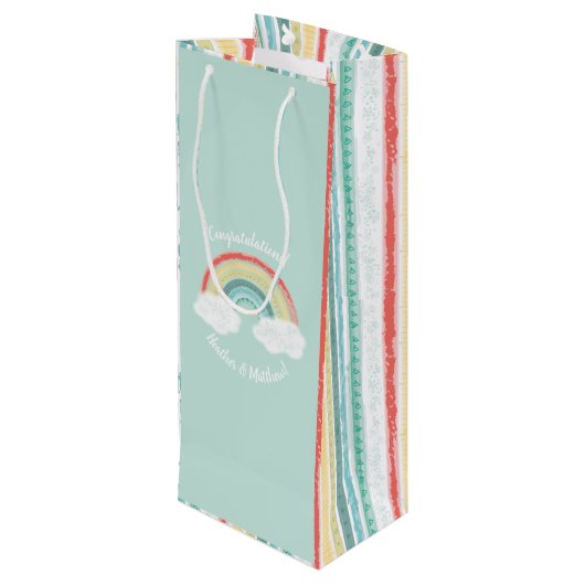 Rainbow Baby Dusche Geschenktüte Für Weinflaschen (Rückseite Schrägansicht)