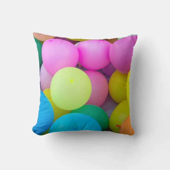 Rainbow Balloons Kissen (Vorderseite)