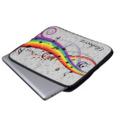 Rainbow Black Musical Notes on Grau Laptopschutzhülle (Vorne Knopf)