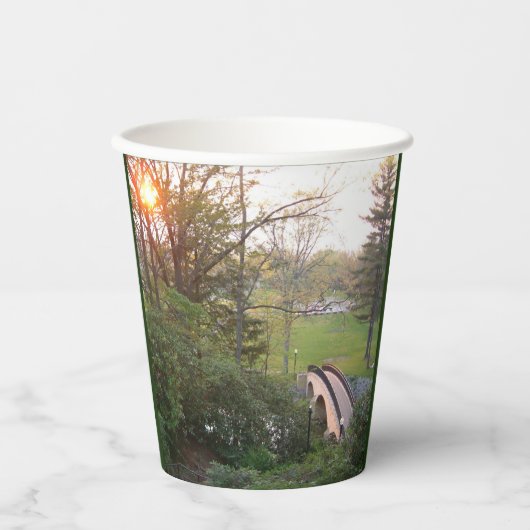 Rainbow Bridge Sunset an der Grove City Uni Pappbecher (Vorderseite)