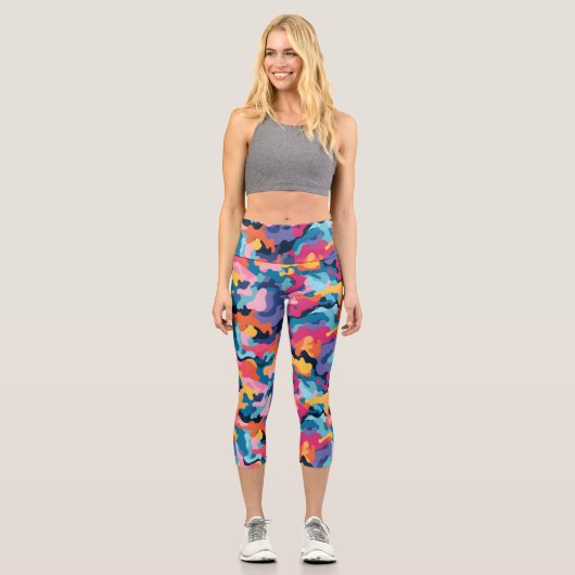Rainbow Camouflage Capri Leggings (Vorderseite)