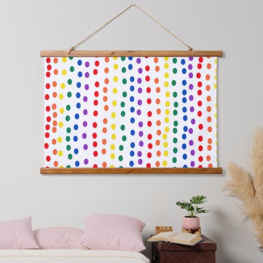 Rainbow Candy Dots auf Weiß Wandteppich Mit Holzrahmen (Schlafzimmer)