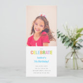 Rainbow Celebrate Foto Geburtstagsparty Einladung (Stehend Vorderseite)