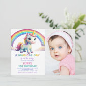 Rainbow Cloud Unicorn Birthday Einladungen Foto (Stehend Vorderseite)