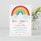 Rainbow Clouds Pink Gold Baby Sprinkle Einladung (Stehend Vorderseite)