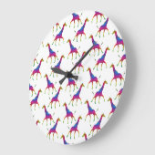 Rainbow Colored Giraffe Große Wanduhr (Winkel)