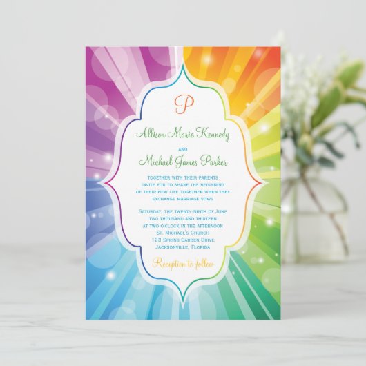 Rainbow Colors Striped Sunburst Wedding Einladung (Stehend Vorderseite)