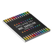 Rainbow Crayons Kindergarten Lehrer Notizblock (angewinkelt)