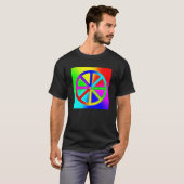 Rainbow Dharma Wheel - Buddhist T-Shirt (Vorne ganz)