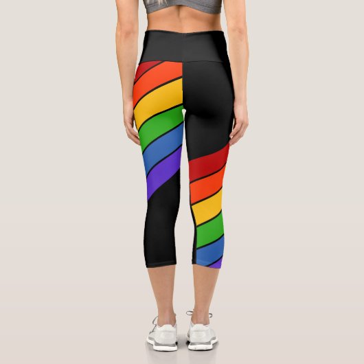 Rainbow Diagonal Stripe Black Capri Leggings (Rückseite)