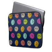 Rainbow Doodle Dot Confetti auf Navy Wrapping Pape Laptopschutzhülle (Vorderseite Links)
