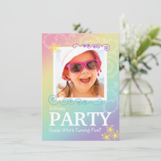 Rainbow Doodle Geburtstagsparty Einladungen (Stehend Vorderseite)