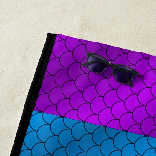 Rainbow Dragon Scales Beach Handtuch (Beispiel)