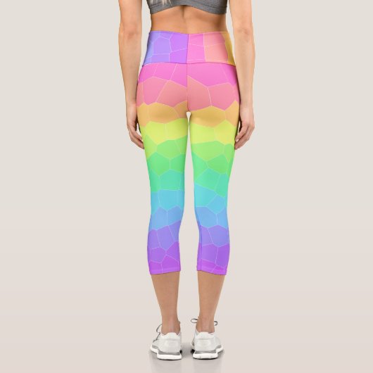 Rainbow Dragon Scales Capri Leggings (Rückseite)