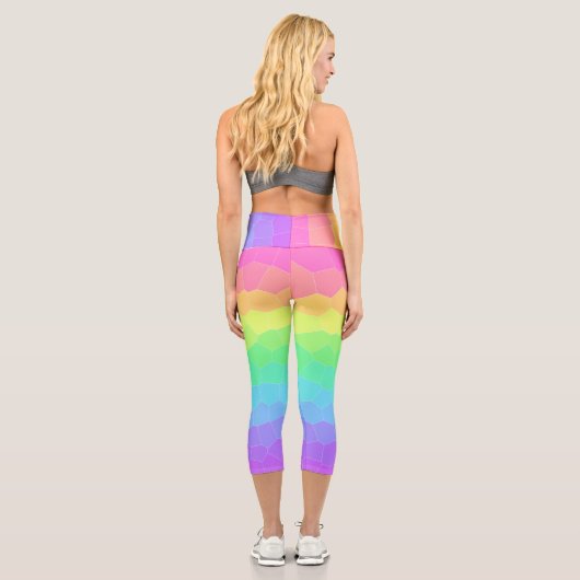 Rainbow Dragon Scales Capri Leggings (Rückseite)